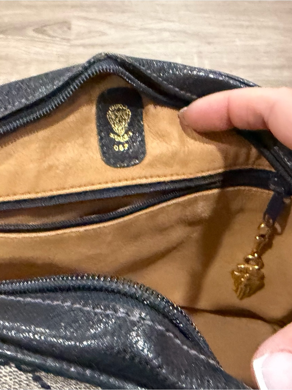 Gucci Beige GG Canvas Tote with Black Trim and Red Stripe - Picture 3 of 4